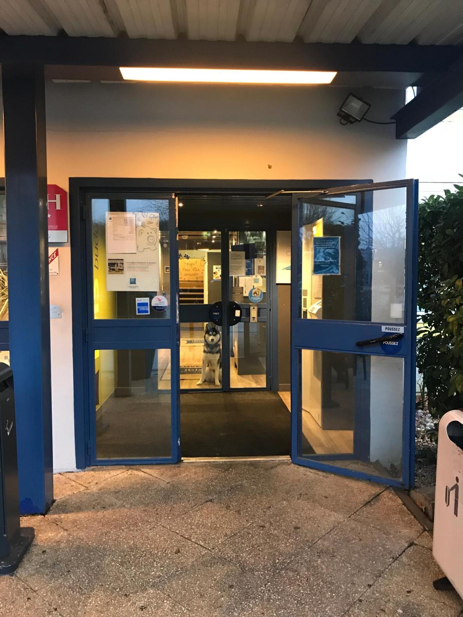 Ibis Budget L'Isle Adam Екстериор снимка