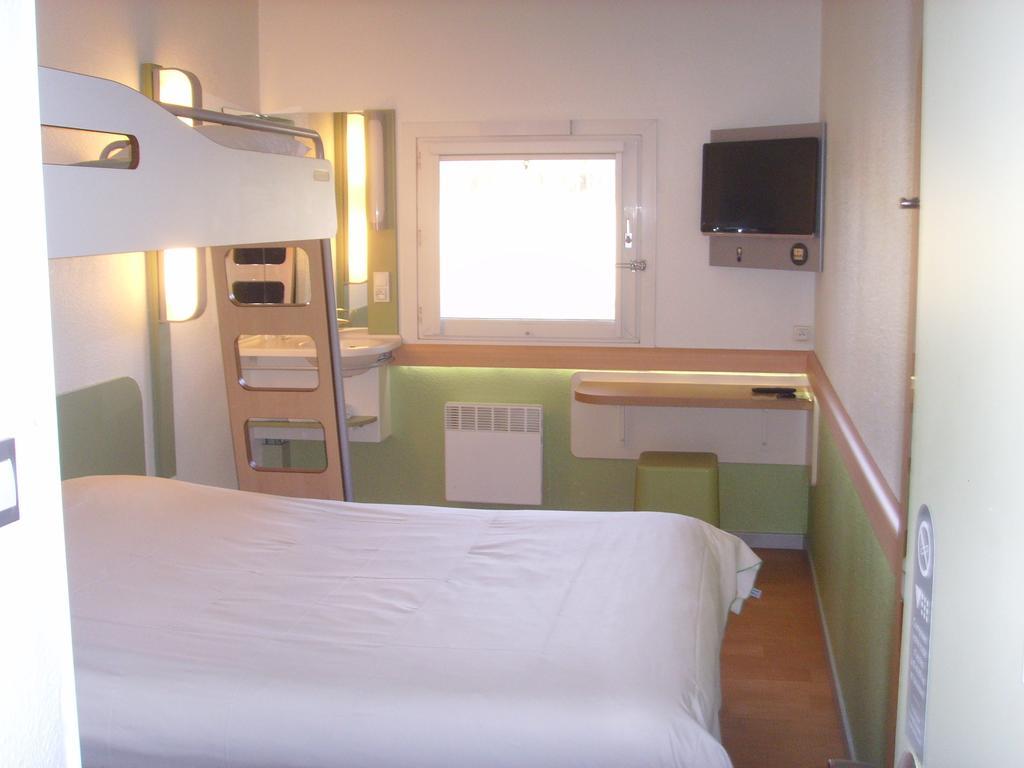 Ibis Budget L'Isle Adam Екстериор снимка