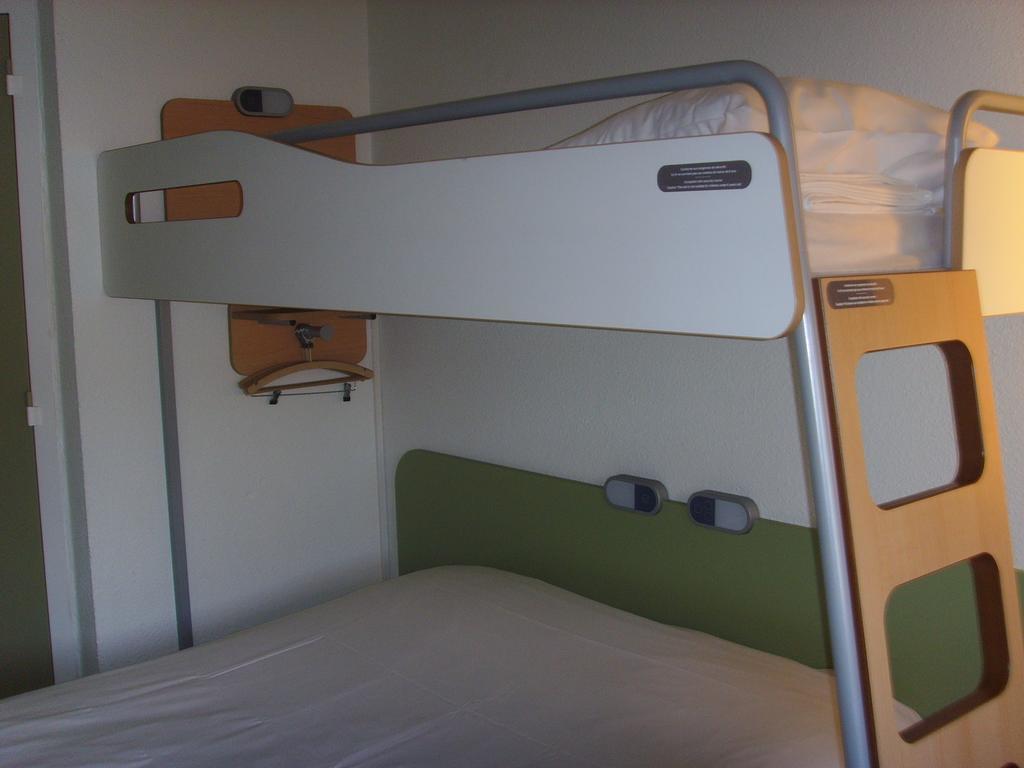 Ibis Budget L'Isle Adam Стая снимка