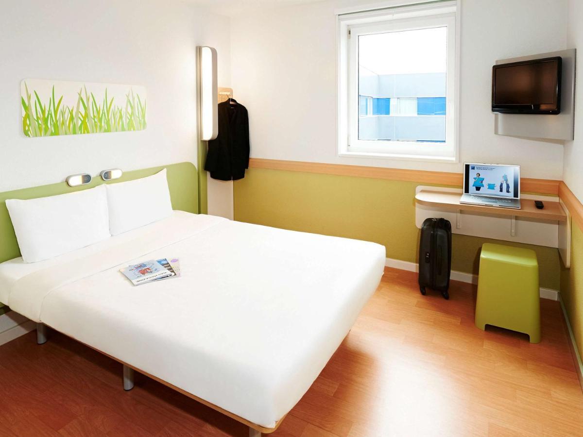 Ibis Budget L'Isle Adam Екстериор снимка